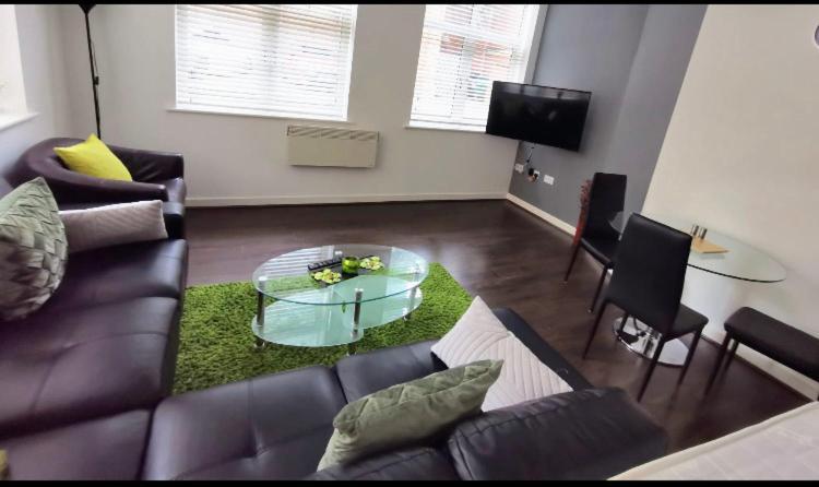 J Quarter - Sleeps 5 Long Term & Families Comfortably, 4 Beds, 2 Bathrooms Birmingham Eksteriør billede