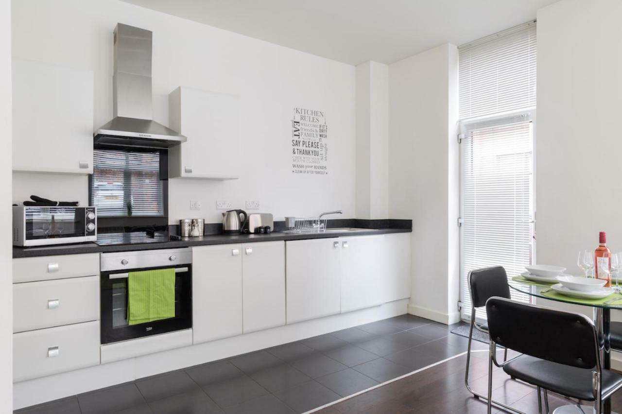 J Quarter - Sleeps 5 Long Term & Families Comfortably, 4 Beds, 2 Bathrooms Birmingham Eksteriør billede